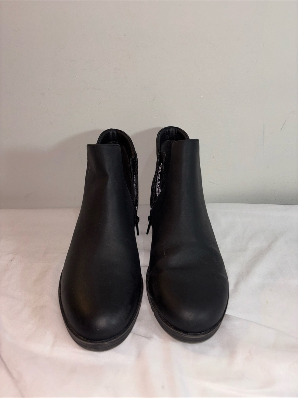 Kim Rogers Classic Black Women's Ankle Boots - Sleek Zip Design. 8/4